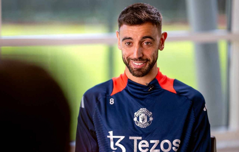 Bruno Fernandes bị huyền thoại Liverpool gọi là thảm họa