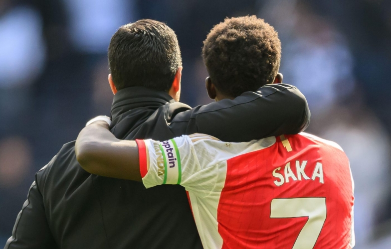 Arsenal có kế hoạch đưa Bukayo Saka