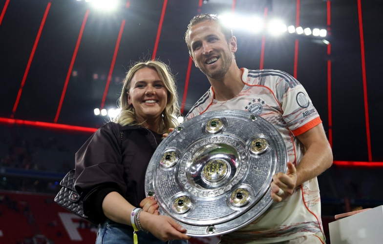 Harry Kane xúc động chia sẻ sau khi có danh hiệu đầu tiên
