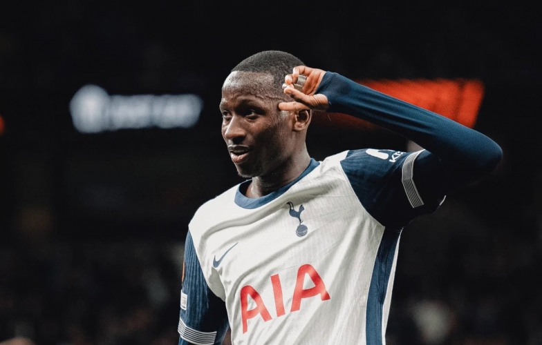 Tottenham báo tin với tới MU trước chung kết C2