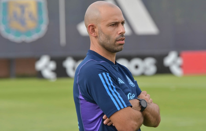 Javier Mascherano không còn muốn làm thầy Lionel Messi?