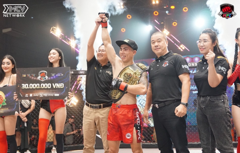 Hai giải đấu, hai đai vô địch, Phạm Văn Nam làm nên lịch sử