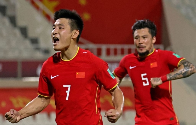 ‘Ronaldo Trung Quốc’ đánh bại Son Heung-min, hay nhất VLWC châu Á