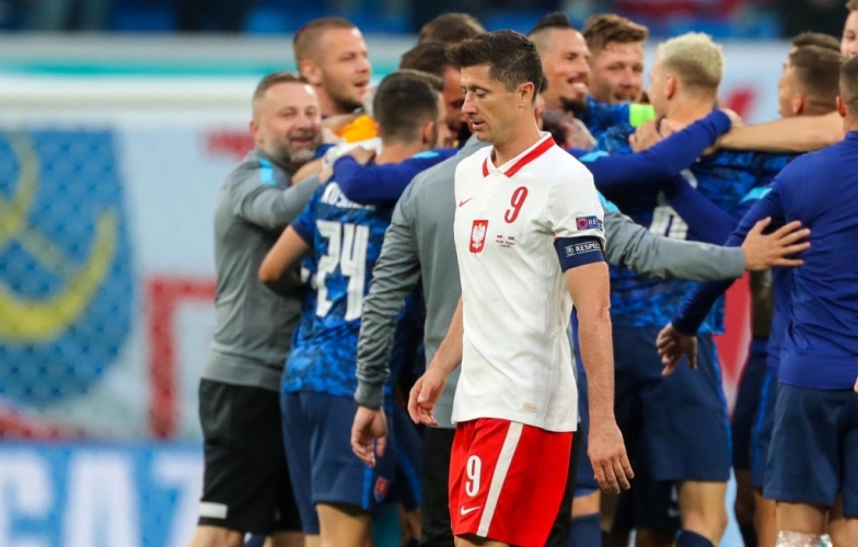 Lewandowski nói gì trong ngày mờ nhạt trước Slovakia?