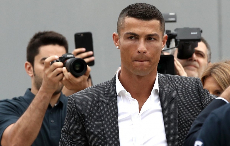 Chuyển nhượng bóng đá tối 26/8: Ronaldo thông báo bến đỗ mới, ký HĐ 2 năm?