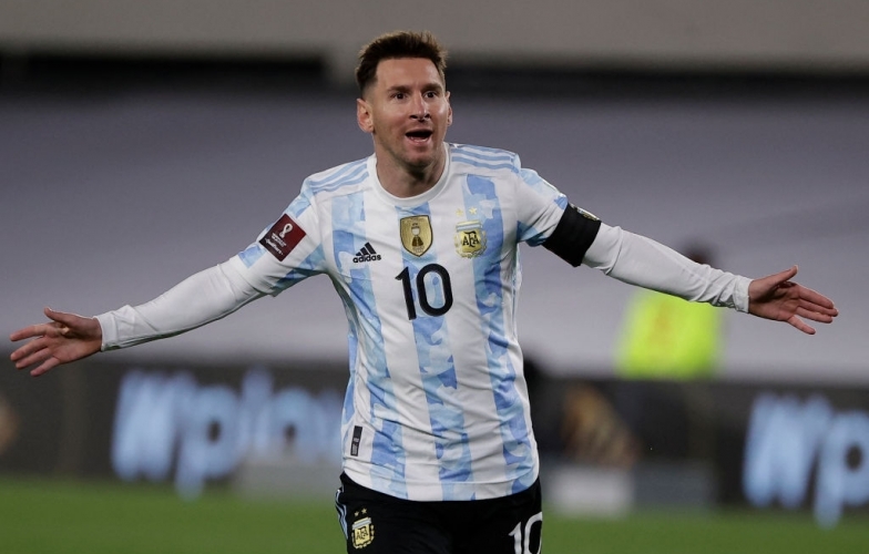 Messi lập hat-trick, Argentina phả hơi nóng lên Brazil