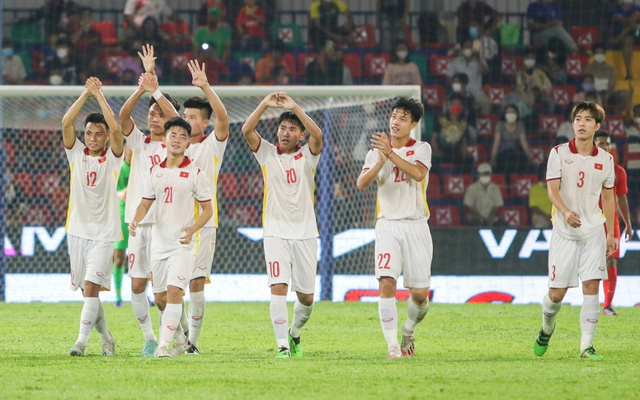CĐV Thái Lan 'phục sát đất' với chiến thắng quả cảm của U23 Việt Nam
