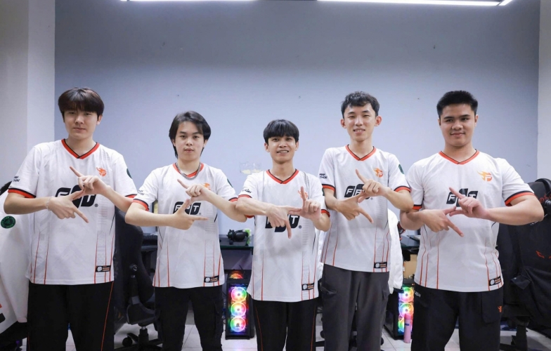 LMHT: Team Flash bỏ giải, fan VCS hoang mang