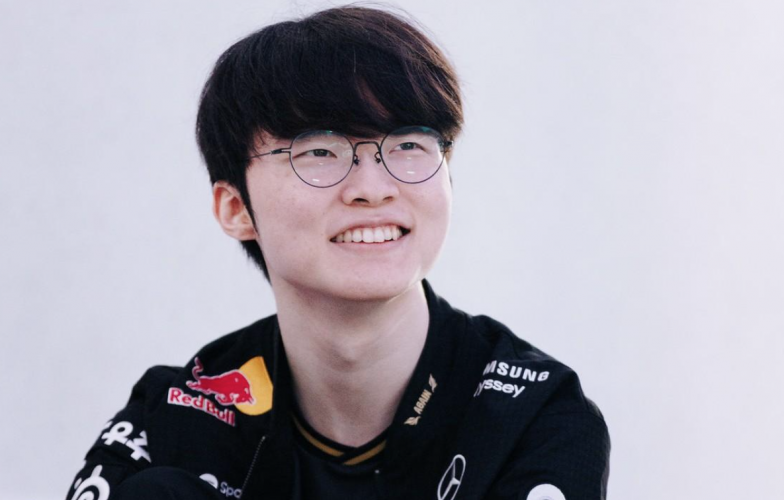 Faker nói lý do ký hợp đồng 4 năm với T1
