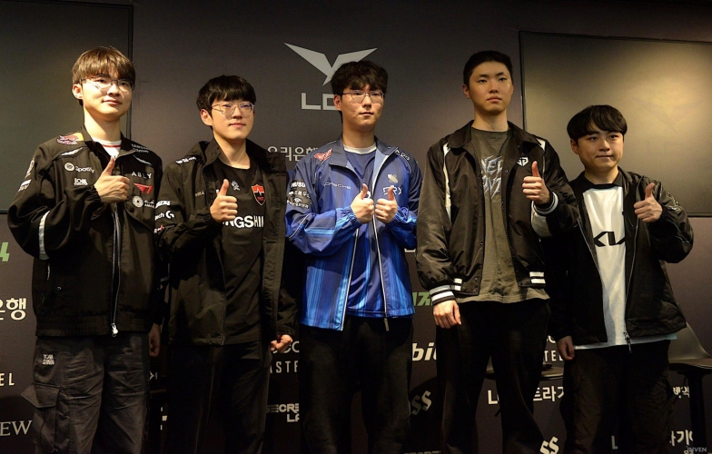 Faker ca ngợi Chovy