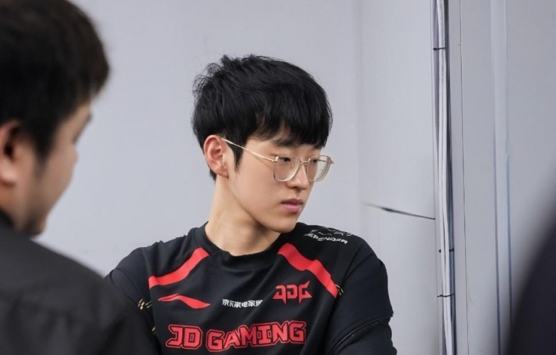 Scout: 'Người chơi đường giữa có kỹ năng tốt nhất'