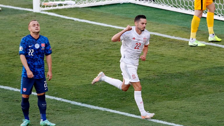 Jordi Alba kiến tạo, sao PSG chọc thủng lưới Slovakia