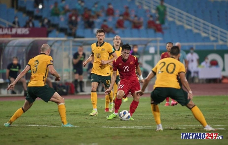 Việt Nam thua tối thiểu Úc trong ngày VAR từ chối phạt đền