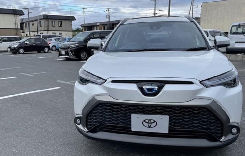 Toyota Corolla Cross 2022 bất ngờ về đại lý với ngoại hình ấn tượng