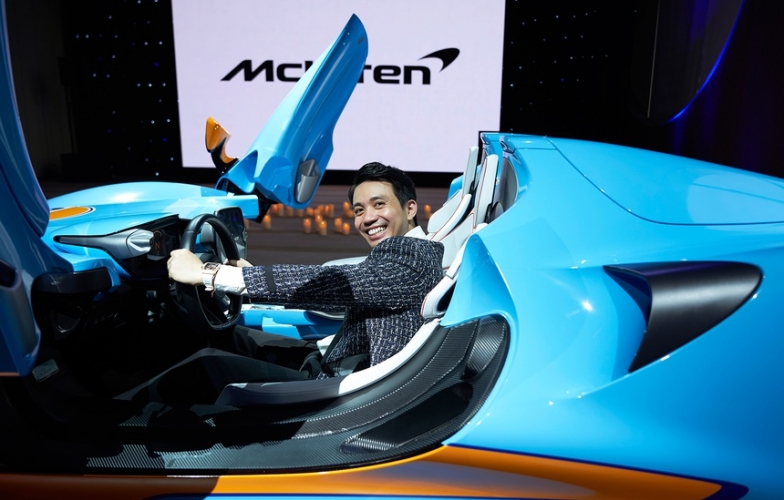 Minh “Nhựa” xuất hiện cùng McLaren Elva “gây sốt” giới chơi siêu xe
