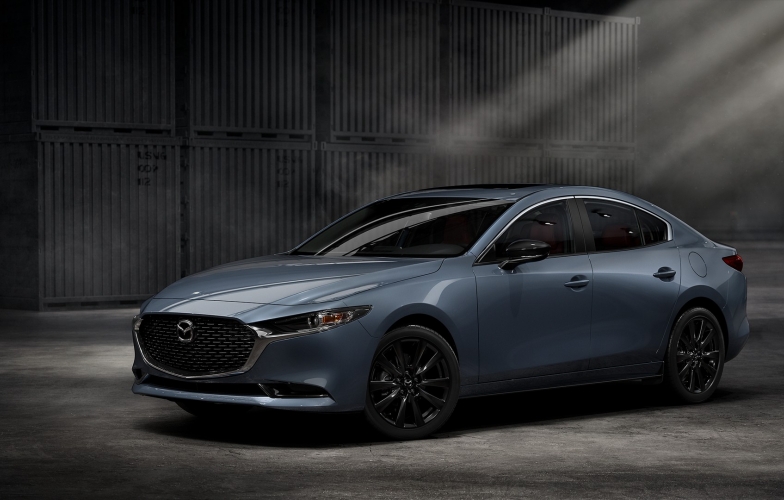 Mazda 3 2022 được bổ sung phiên bản Carbon Edition, giá 600 triệu đồng