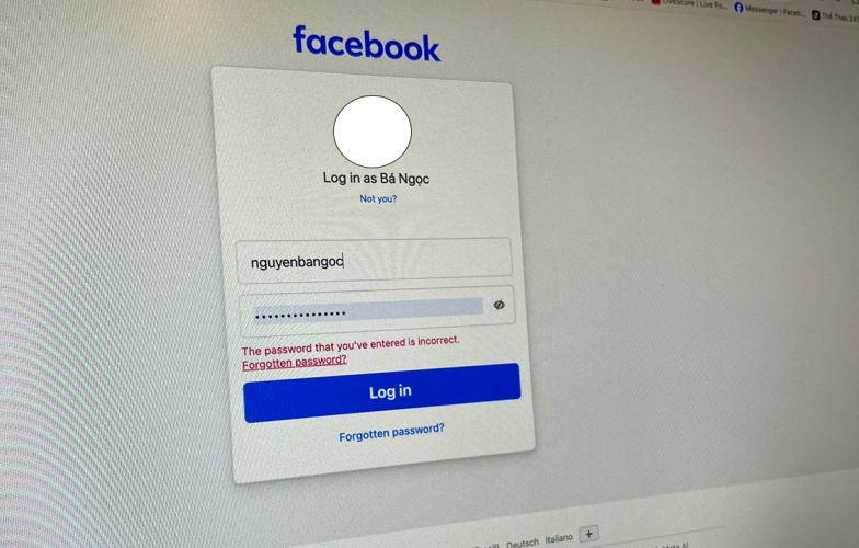 Người dùng Facebook hốt hoảng khi không thể đăng nhập, liên tục báo lỗi mật khẩu không đúng