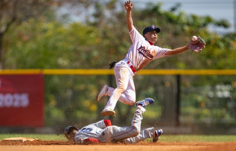 Nửa triệu USD để Việt Nam đuổi kịp Lào ở môn bóng chày