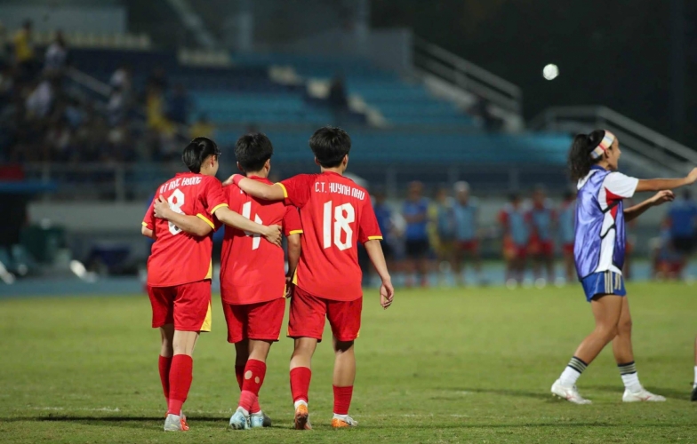 CĐV Indonesia: 'Việt Nam đã chấp nhập tịch, chấp thêm cả trọng tài'