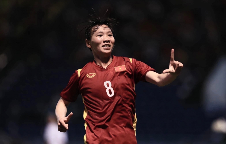 Tiền vệ Thùy Trang: Xuất phát từ futsal, đi làm trọng tài để kiếm thêm tiền và nghịch cảnh gia đình