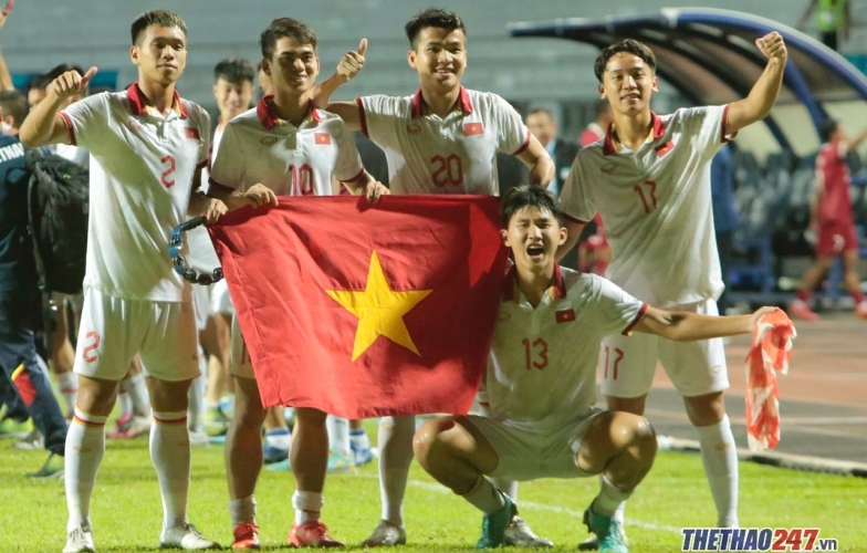 CĐV Indonesia tâm phục khẩu phục chúc mừng U23 Việt Nam vô địch