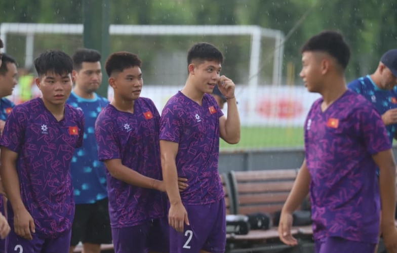 U17 Việt Nam nghiên cứu lối chơi của Manchester City để nâng cao kỹ thuật