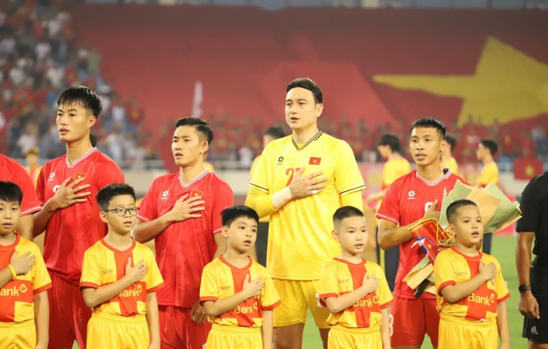 HLV Kim Sang Sik gây bất ngờ khi không gọi 1 sao Việt kiều
