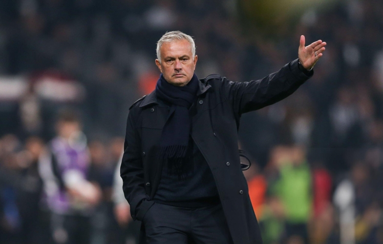 Mourinho nổi giận, sẵn sàng hành động khi bị kiện