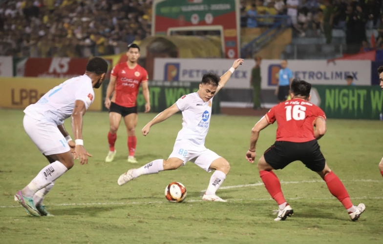 BXH vòng 16 V-League 2024/2025: Cuộc đua vô địch gay cấn