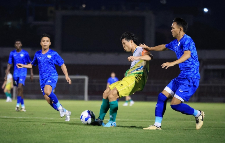 Công Phượng và Xuân Trường ghi bàn, giúp đội thắng đậm 5-1