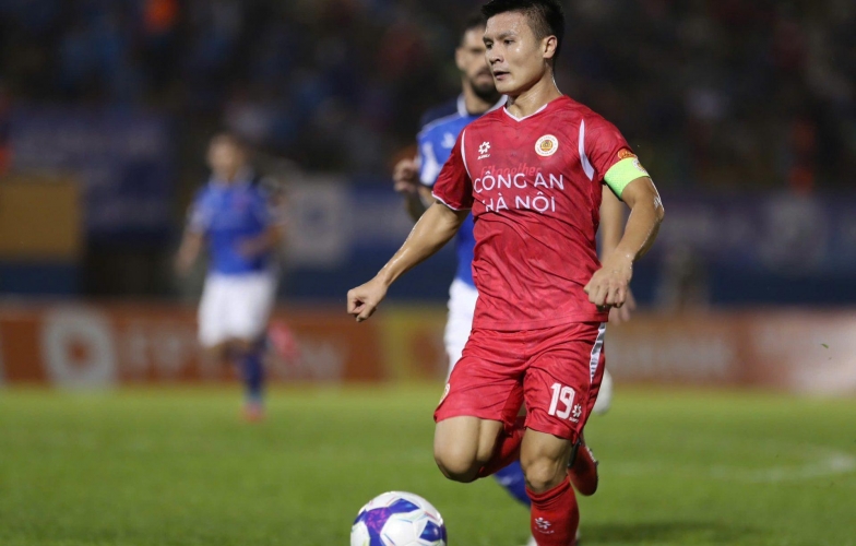 Quang Hải rút kinh nghiệm thua Chanathip để thắng Becamex TPHCM