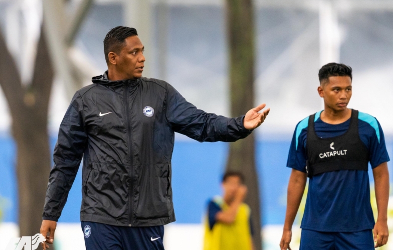 HLV Singapore đánh giá bất ngờ về U23 Việt Nam