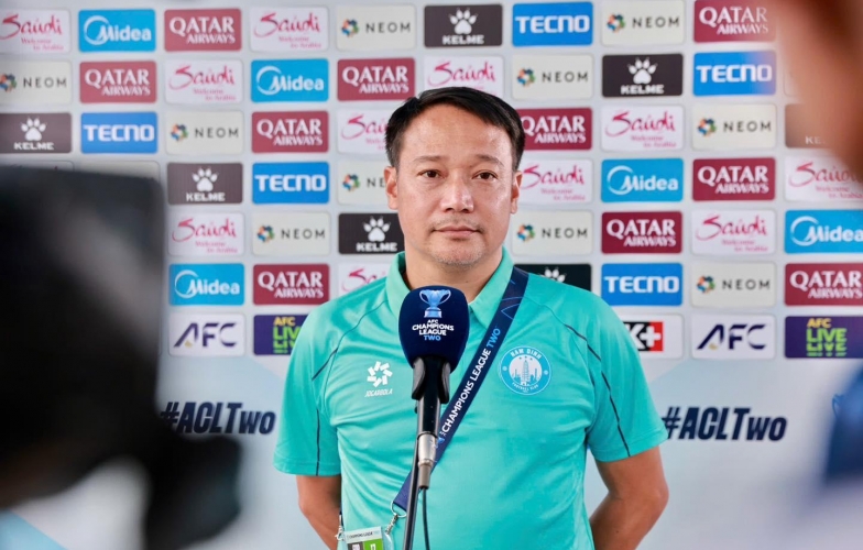 HLV Nam Định hết lời khen Văn Lâm, buồn bã khi thua Ninh Bình