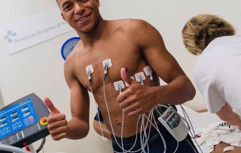 Mbappe hoàn tất kiểm tra y tế, nhận áo số 9 ở Real Madrid