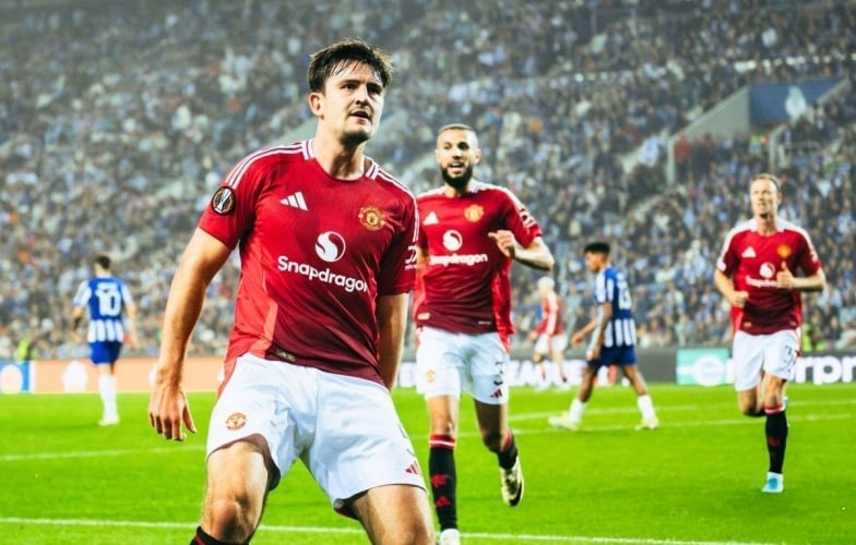 Maguire hóa người hùng, MU hòa chật vật Porto