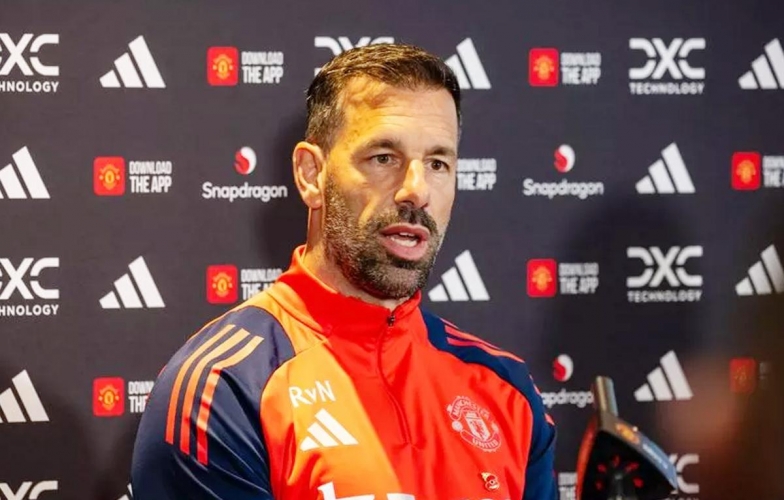 Van Nistelrooy chính thức chốt tương lai tại Man Utd