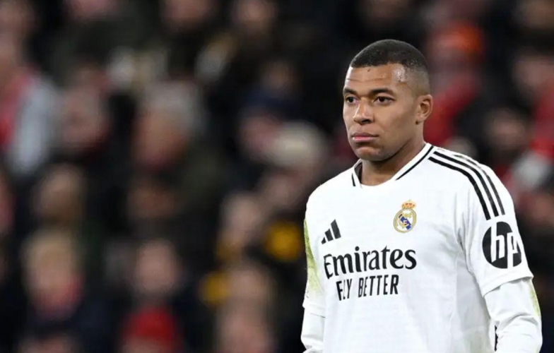 Không ai tại Real muốn có Mbappe, chỉ 1 người muốn có