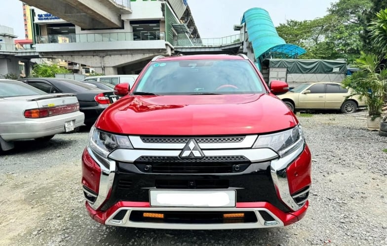 Mitsubishi Outlander 2024 vừa lướt 10.000 km đã vội lên sàn xe cũ