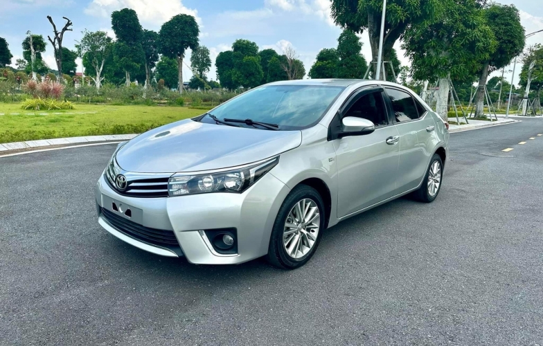 Toyota Corolla Altis 2016 rao bán rẻ ngỡ ngàng sau 8 năm lăn bánh