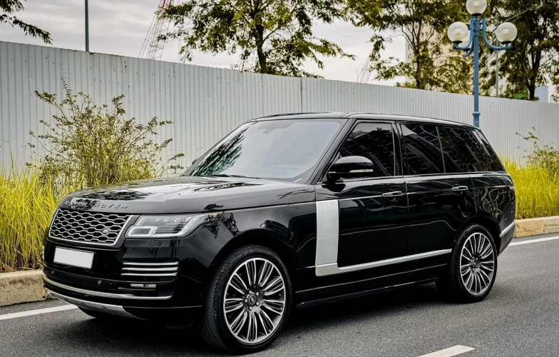 Range Rover Autobiography 2014 bất ngờ rao bán chỉ hơn 2 tỷ đồng sau 10 năm lăn bánh