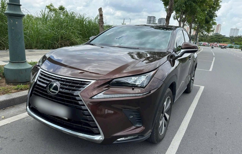 SUV hạng sang Lexus NX300 2018 rao bán rẻ giật mình sau 5 năm lăn bánh