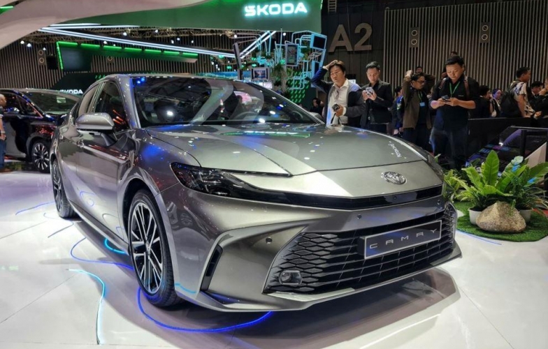 Giá bán chính thức Toyota Camry 2024, cao nhất tới 1,53 tỷ đồng