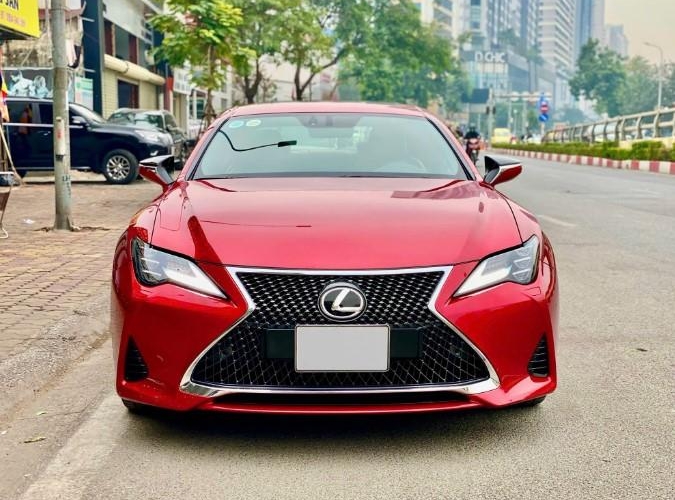 Lexus RC 300 2019 chạy chưa đầy 1 vạn kilomet khấu hao 'nửa giá' so với mua mới