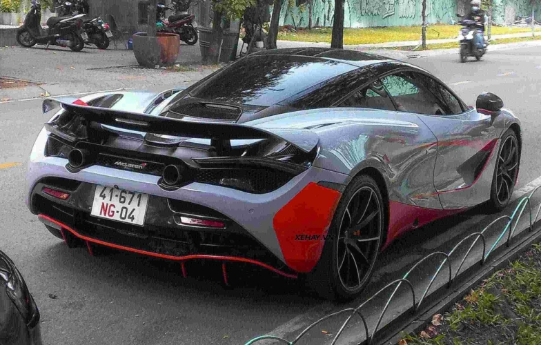 Ảnh thực tế McLaren 720S màu xám Ceramic Grey độc nhất Việt Nam