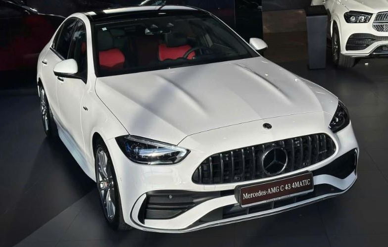 Mercedes-AMG C43 2025 điều chỉnh giá bán tại Việt Nam kèm bổ sung thêm trang bị