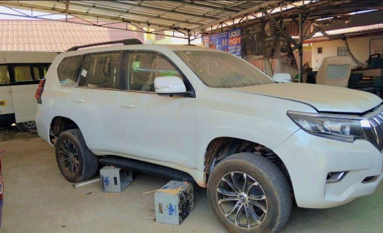 Cú “biến hình” ngoạn mục của Land Cruiser Prado từ đời 1998 sang bản 2022
