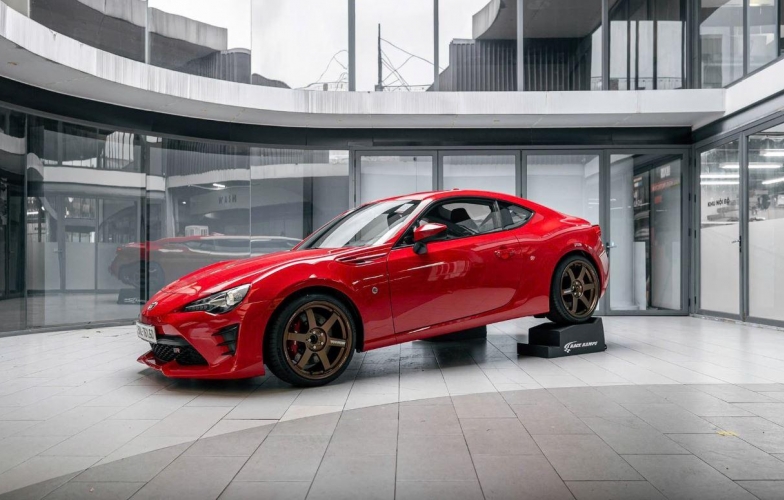 Cường “đô-la” chia sẻ trải nghiệm độc đáo sau tay lái Toyota 86: “Chiếc xe cho tôi cảm xúc khác biệt”