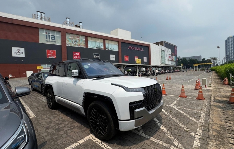 BYD lần đầu ra mắt hai mẫu xe điện cao cấp Yangwang U8 và Denza Z9 GT tại Việt Nam