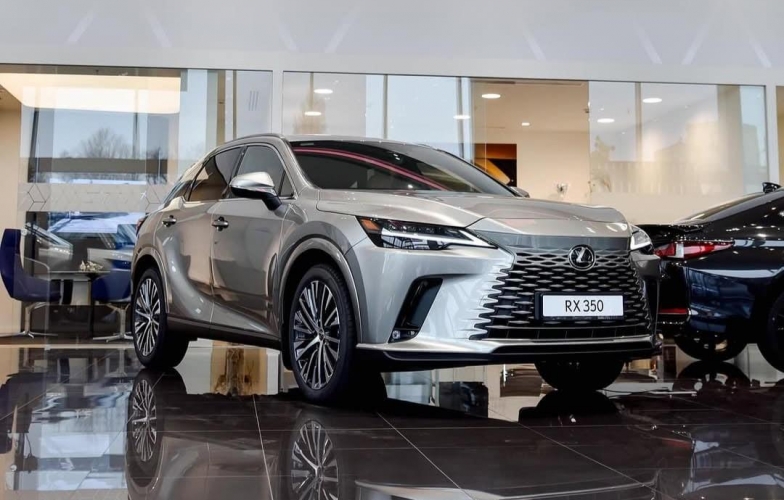 Lexus RX 350h xuất hiện tại đại lý: Mạnh mẽ, tiết kiệm, thêm camera 360, giá khởi điểm 3,5 tỷ đồng