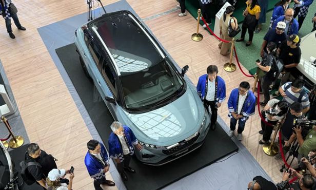 'Tân binh' Suzuki Fronx chào sân hàng xóm trước khi về Việt Nam: Thiết kế thể thao, có cả bản hybrid!